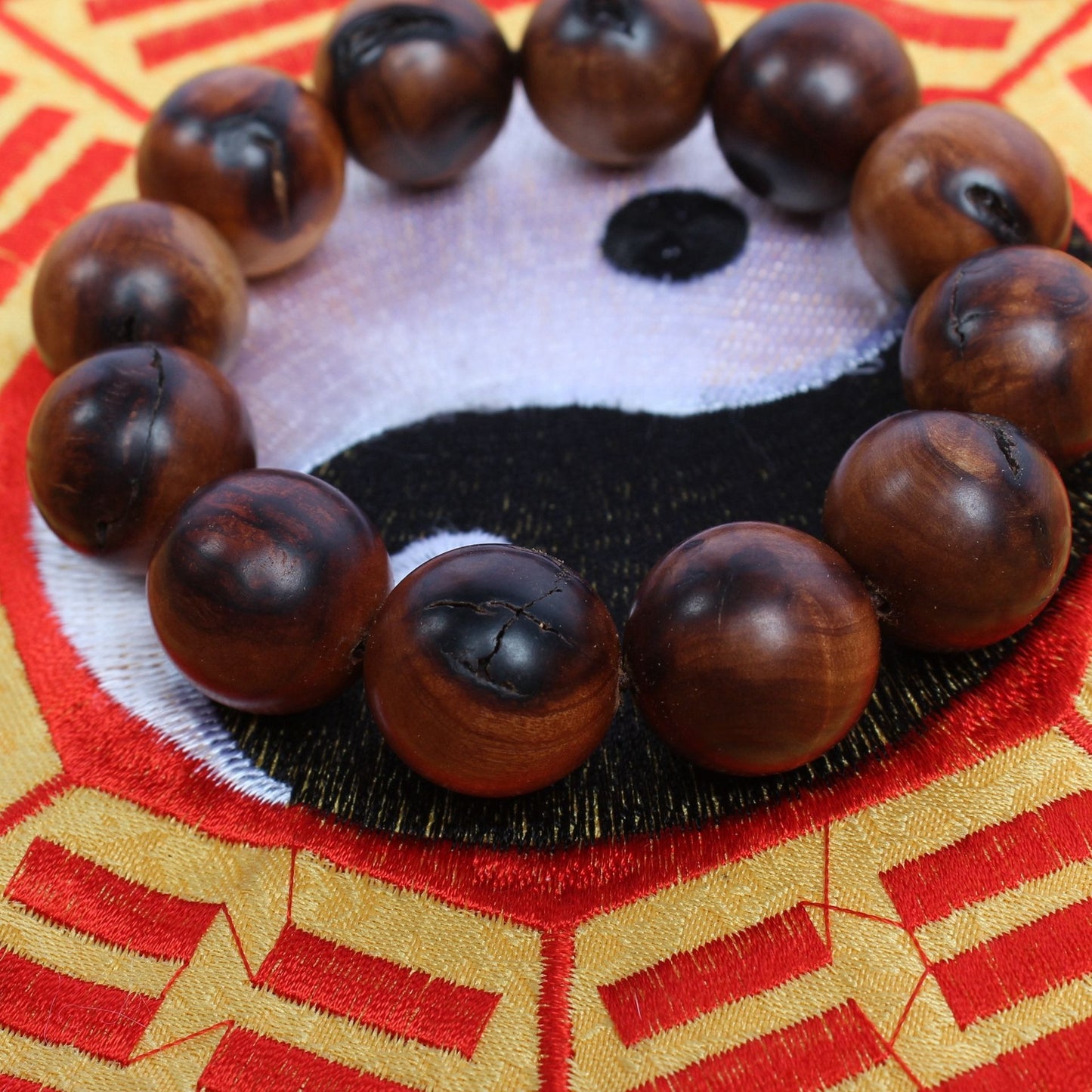 Lightning-struck jujube wood bracelet